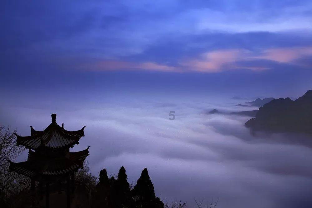 琳娜整理房间